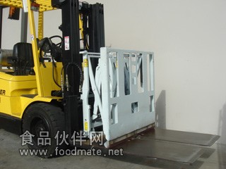 Push Pull Attachment on Forklift